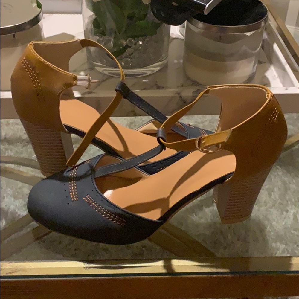 Vicsrack women’s vintage blue and yellow heels